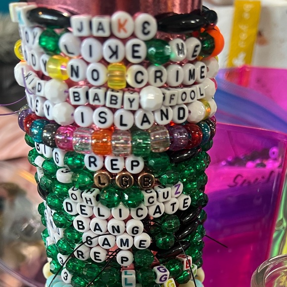 ✨🫶30 Eras Tour Friendship Bracelets Random 30 pack🫶✨ - Picture 13 of 16